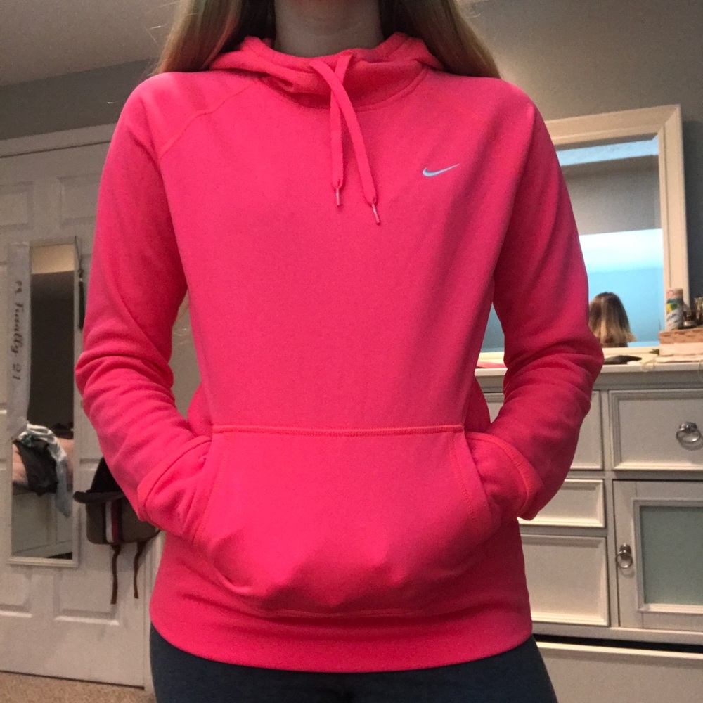 Nike Therma-fit Women’s sweatshirt